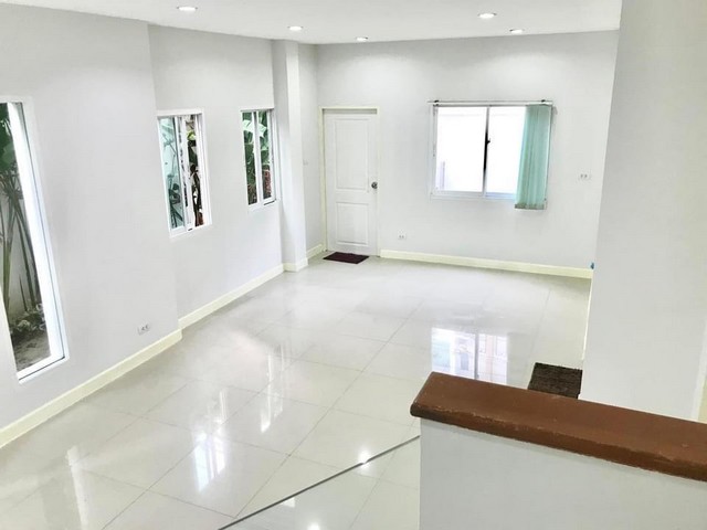 C3479 ให้เช่าทาวน์โฮม 3 ชั้น โครงการกานต์ศิริ นวลจันทร์ 48 หลังริม ใกล้เลียบทางด่วน ใกล้ตลาดนัดเลียบด่วน