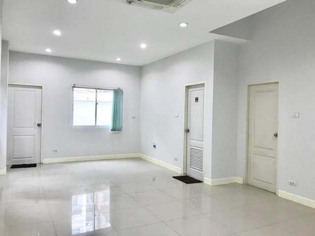 C3479 ให้เช่าทาวน์โฮม 3 ชั้น โครงการกานต์ศิริ นวลจันทร์ 48 หลังริม ใกล้เลียบทางด่วน ใกล้ตลาดนัดเลียบด่วน