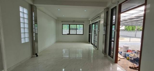 C3490 ให้เช่าบ้านเดี่ยว 2 ชั้น หมู่บ้านเสนานิเวศน์ รีโนเวทใหม่  ย่านเสนานิคม ประเสริฐมนูญกิจ โชคชัย4 ใกล้ทางด่วน