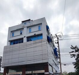 ขายอาคารพาณิชย์ 6 ชั้นครึ่ง 200 ตรว. ย่านเหม่งจ๋าย รัชดา ติดถนนประชาอุทิศ ใกล้เลียบด่วน เอกมัย ทองหล่อ ใกล้สถานทูตลาว