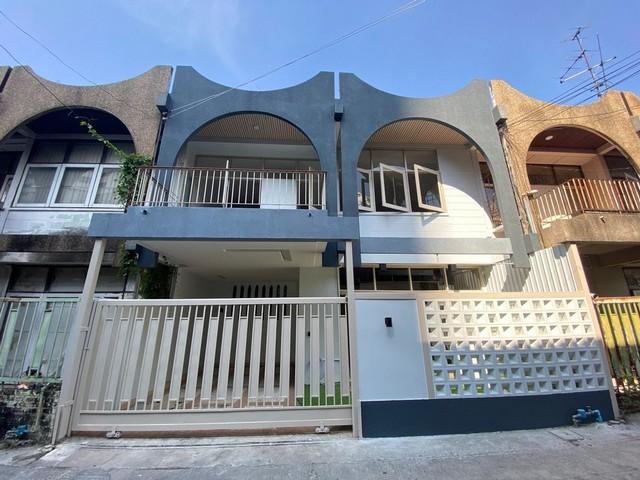 ให้เช่าทาวน์โฮม 2 ชั้น บ้านสวนเจริญใจ สุขุมวิท 63 ซอยเอกมัย 12 เฟอร์ครบพร้อมอยู่ (ซอยเดียวกันกับ Home Ekkamai)