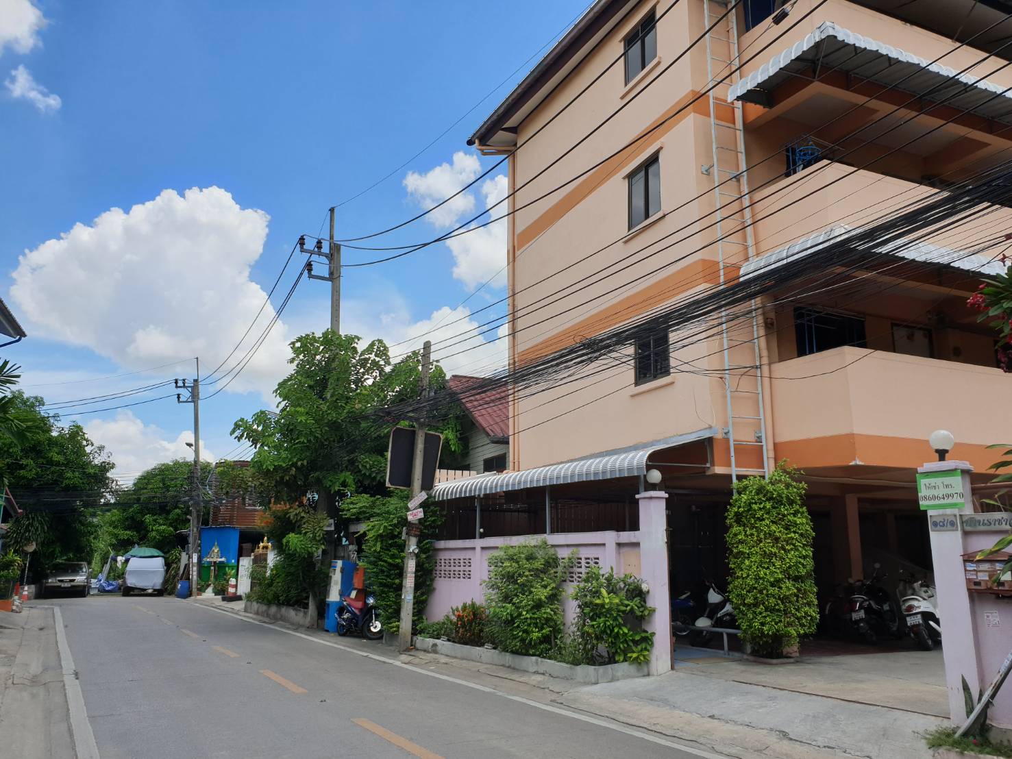 ขายหอพัก 4 ชั้น 17 ห้อง ทำเลดี เดินทางสะดวก ท่าทราย อำเภอเมืองนนทบุรี นนทบุรี