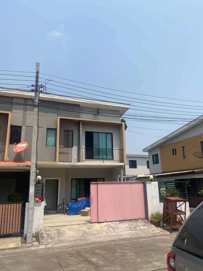 ขายทาวน์เฮ้าส์ 2 ชั้น โครงการเดอะคอนเนท (The Connect) เทิดราชัน 31 บ้านเปล่า ใกล้ทางด่วนศรีสมาน