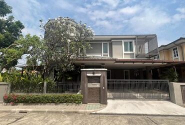 FPL904 ขายบ้านเดี่ยว 2 ชั้น หลังมุม หมู่บ้านโกลเด้นนครา อ่อนนุช 65 เดินทางสะดวกใกล้ทางด่วนพระราม 9
