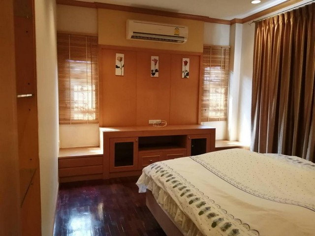 C3521 ให้เช่าและขายบ้านเดี่ยว 2 ชั้น หมู่บ้านธารารมณ์ พาร์คเวย์ ชาเล่ต์ รามคำแหง 190/1 พร้อมเฟอร์นิเจอร์ ใกล้สถานีเคหะรามคำแหง