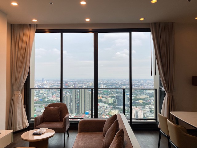 Whizdom Essence clean beautiful view safe 48th floor BTS Punnawithi