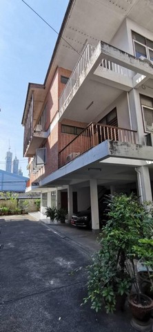 ให้เช่าอาคารสำนักงาน 3 ชั้น 500 ตรม. สุขุมวิท 55 ย่านทองหล่อ20 ซอยทะลุออกเอกมัย21 ได้ เหมาะทำธุรกิจ ให้เช่าตามสภาพ