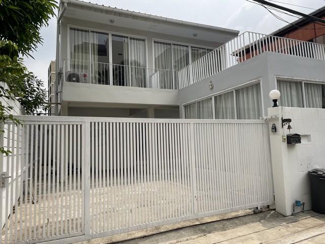 ให้เช่าบ้านเดี่ยว 2 ชั้น 3 ห้องนอน รีโนเวทใหม่ ย่านสุทธิสาร รัชดา ห้วยขวาง ใกล้ MRT สุทธิสาร