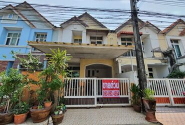 ขายทาวน์เฮ้าส์ บ้านวรารักษ์ รังสิต คลอง 4 ต.ลาดสวาย อ.ลำลูกกา จ.ปทุมธานี  21 ตร.ว บ้านอยู่ต้นโครงการ ทำเลดี