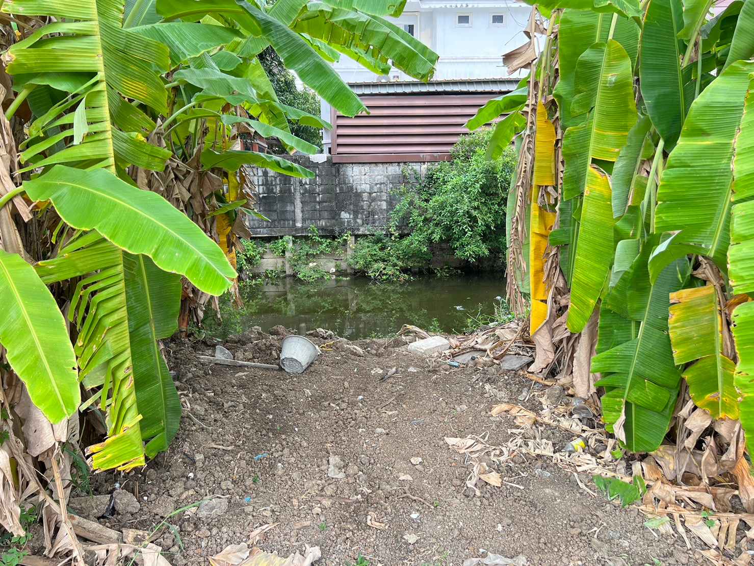 ขาย ที่ดินถมแล้ว  มีน้ำไฟพร้อม พร้อมโกดัง เจ้าของขายเอง