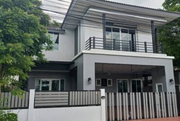 ขายบ้านเดี่ยว หมู่บ้านเบญญาภาปลวกแดง เฟอร์นิเจอร์ครบ พร้อมเข้าอยู่ สุดยอดทำเล  ในปลวกแดง