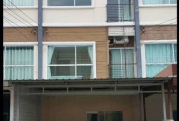 บ้านให้เช่า ทาวน์โฮม 3ชั้น  3ห้องนอน หมู่บ้านวิลเลตซิตี้ ซอยพัฒนาการ38 พร้อมครัวบิ้วอินและแอร์ 5 เครื่อง