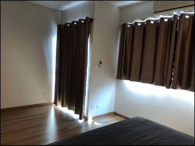บ้านให้เช่า ทาวน์โฮม 3ชั้น  3ห้องนอน หมู่บ้านวิลเลตซิตี้ ซอยพัฒนาการ38 พร้อมครัวบิ้วอินและแอร์ 5 เครื่อง
