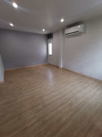 S2308 ให้เช่าบ้าน 3 ชั้น ถนนประชาชื่น ใกล้โรงพยาบาลเกษมราษฎร์