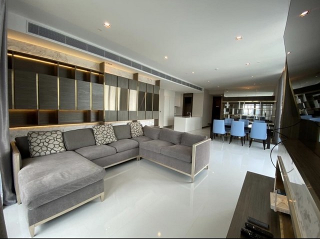 Condo Q1 Sukhumvit ติดรถไฟฟ้า BTS นานา  3 Bedrooms 201.76 Sq.m. NOW AVALIABLE