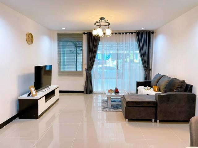 ขายทาวน์เฮ้าส์ 2 ชั้น รีโนเวทใหม่ หมู่บ้านรังสิยา รามอินทรา 64 ตกแต่งพร้อมเข้าอยู่ ใกล้แฟชั่นไอส์แลนด์
