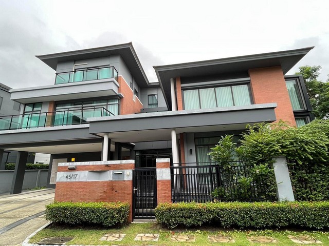 บ้านเดี่ยว Grand Bangkok Boulevardพระราม9  ขนาด161ตร.วา 5นอน ตรงข้ามกับโรงเรียนนานาชาติ Wellington