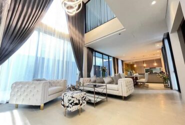 ขายบ้านหรูSuper Luxury The Urban Reserve Rama9-Motorway 4Bedroom พร้อมลิฟท์และสระว่ายน้ำส่วนตัว