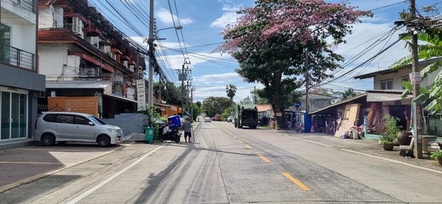 ขายที่ดินพร้อมบ้าน 53 ตารางวา หัวมุม  หมู่บ้านบัวขาว รามคำแหง 174 ราคาพิเศษ