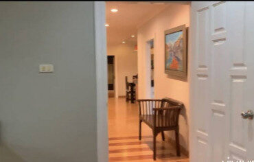 ให้เช่า คอนโดพร้อมอยู่ คอนโดร่วมฤดี  3 ห้องนอน พท. 254 ตรม. ห้องกว้าง ระเบียงกว้าง