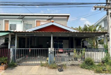 พฤุกษา 64/2 คลอง 3 / 34.4 ตรางวา 3 ห้องนอน 2 ห้องน้ำ 1 ที่จอดรถ
