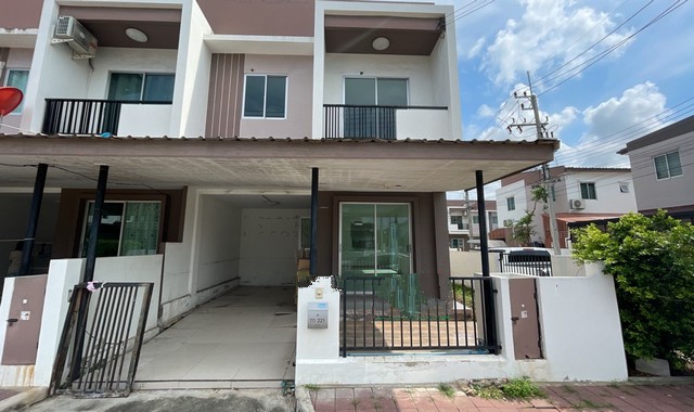 ขายทาวน์เฮ้าส์    โครงการบ้านดี บางโทรัด สมุทรสาคร  (PKK03-05375)