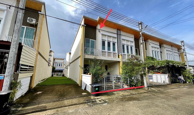 ขายทาวน์เฮ้าส์   หมู่บ้านโกลเด้น ทาวน์ พระราม 2 สมุทรสาคร (PKK03-05509)