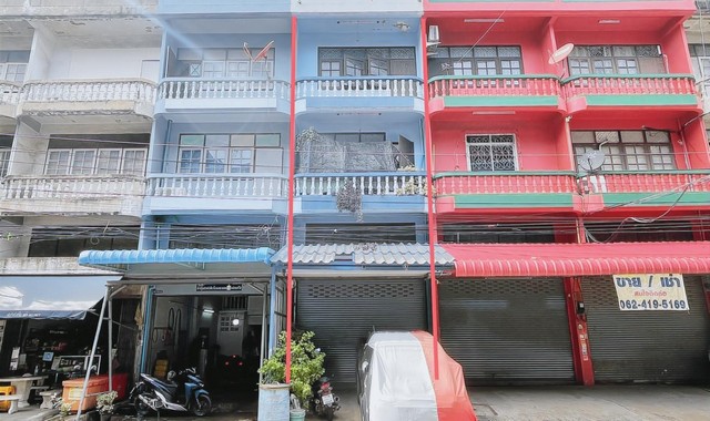 ขายอาคารพาณิชย์   หมู่บ้านศรีเพชร 2 สมุทรสาคร (PKK04-04545)