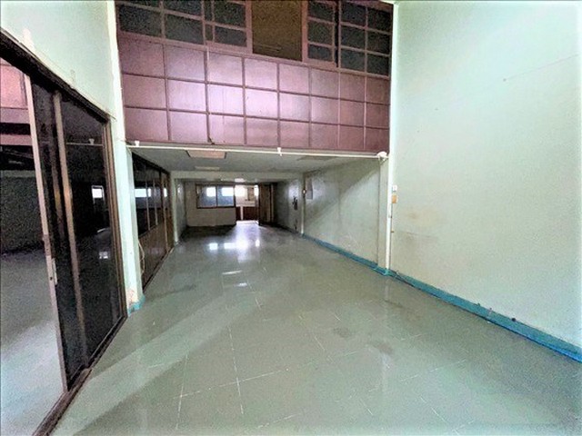 ขายอาคารพาณิชย์  ถนนวิเชียรโชฎก สมุทรสาคร (PKK04-05746)