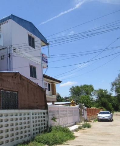 ขายบ้านพร้อม อาคารหอพัก3 ชั้น ใกล้สถานศึกษา อุทัยธานี PSC10220