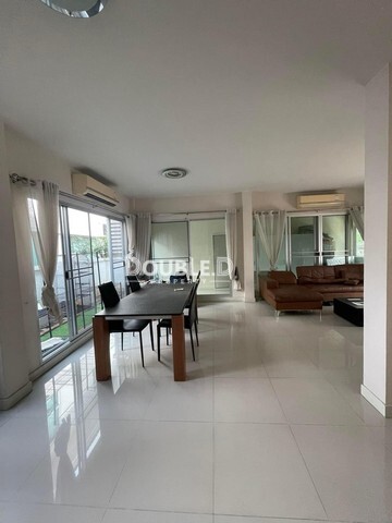 Life Bangkok Boulevard ราชพฤกษ์-จรัญฯ 4 ห้องนอน BTS บางหว้า ขาย 9.5 ล้านบาท Tel : 082-626-8246