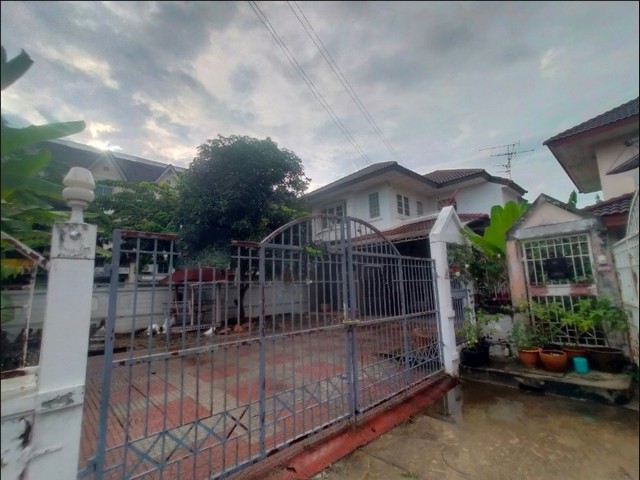 ขายบ้านเดี่ยว   หมู่บ้านสถาพร รังสิต  ปทุมธานี (PKT64151)