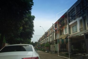 เดอะแพลนท์ ซิตี้ สาทร 3 ชั้น ริมถนนกัลปพฤกษ์ กว้างขวางดี