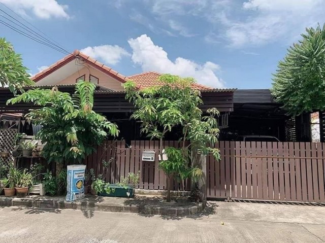 ขายบ้าน​เดี่ยว​ห่างเซนทัลเฟส​ 6​ กิโล  ขาย​พร้อม​ผู้เช่า​รับ​ราย​ไ​ด้ทุก​เดือน​ๆ​ละ​ 10,000​ บ.
