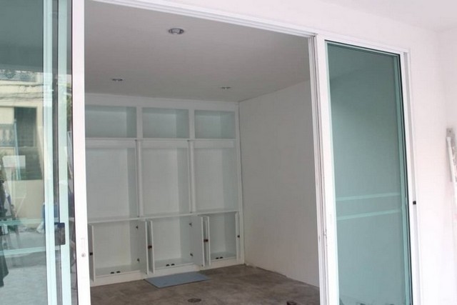 [H340]บ้านว่างให้เช่า ทาวน์โฮม รีโนเวทใหม่ ประชาชื่น แยกประชานุกุล รัชดาภิเษก ใกล้ทางด่วน รถไฟฟ้า 3สาย สีม่วง,สีแดง ,สีน้ำเงิน