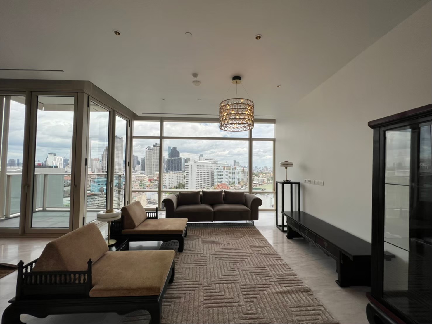 ให้เช่า คอนโด โฟร์ซีซั่นส์ ไพรเวท เรสซิเด้นซ์ (Four Seasons Private Residences)