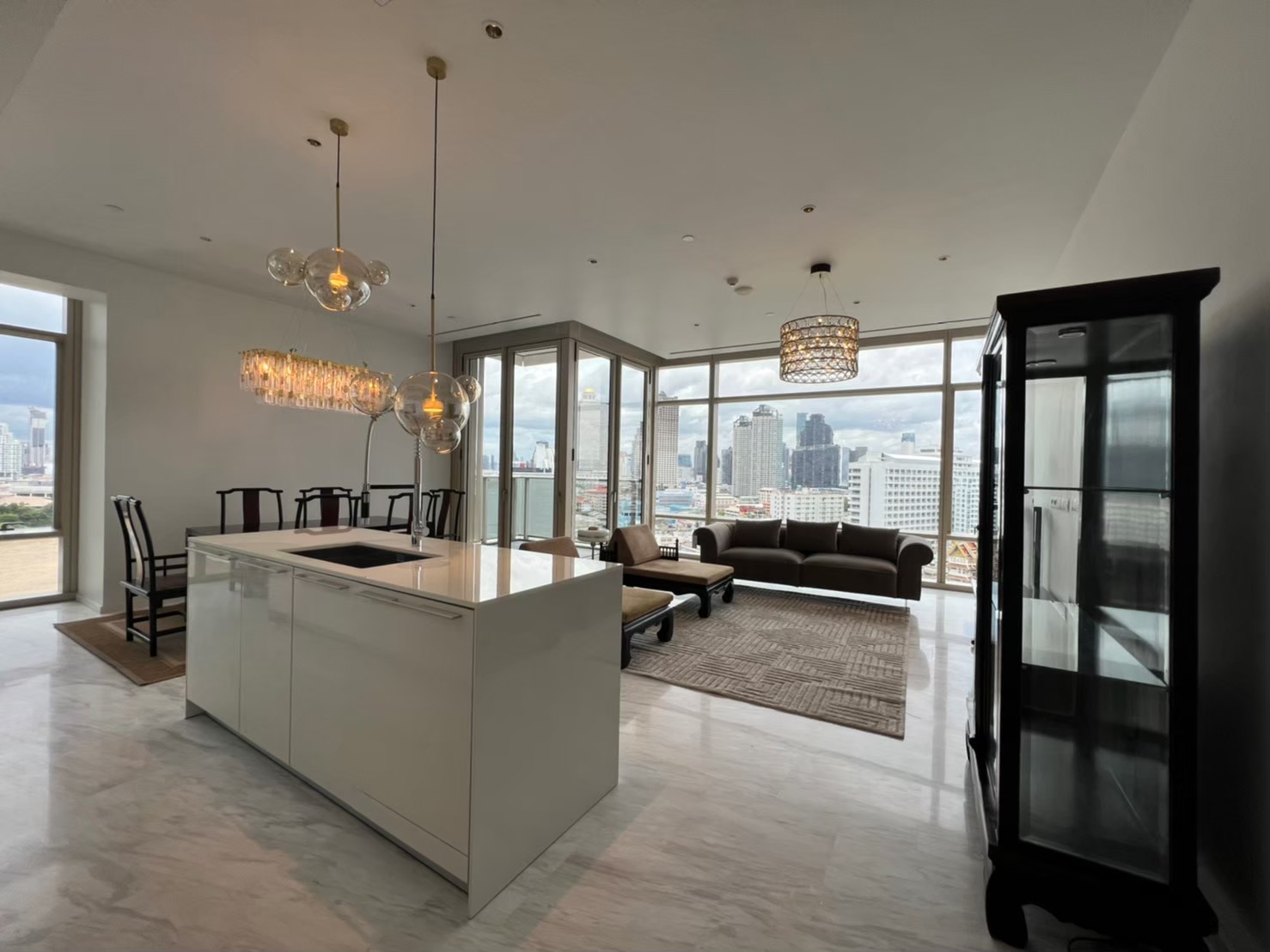 ให้เช่า คอนโด โฟร์ซีซั่นส์ ไพรเวท เรสซิเด้นซ์ (Four Seasons Private Residences)