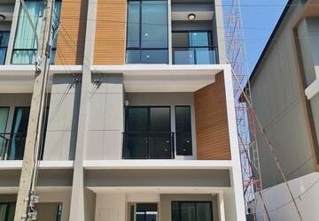 HR0006 ให้เช่าโฮมออฟฟิศ 3.5 ชั้น เดินทางสะดวก โครงการ พรีเมียม เพลส พหลโยธิน-รามอินทรา