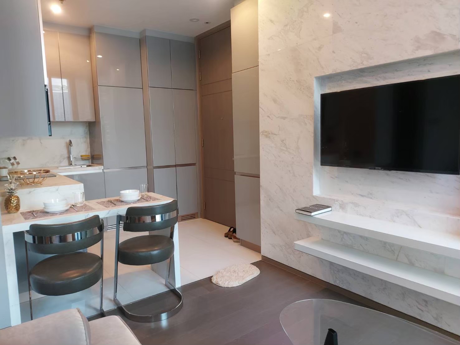 ให้เช่า คอนโด ดิ เอส แอท สิงห์ คอมเพล็กซ์ ที่เดียวกันกับ Singha Complex เชื่อมต่อกับ MRT เพชรบุรี