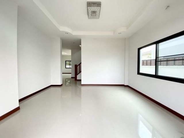 บ้านสร้างใหม่ 2 ชั้น  บ้านอยู่อาศัยหรือซื้อเพื่อลงทุน ทำเลดีเงียบสงบ แวดล้อมด้วยธรรมชาติ