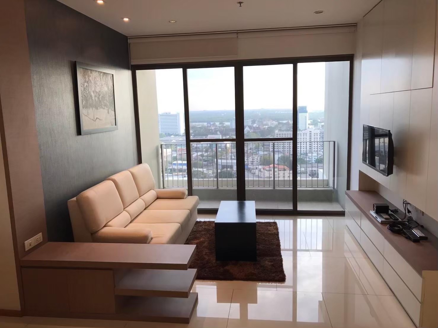 ให้เช่า คอนโด THE EMPORIO PLACE สุขุมวิท 24 ใกล้รถไฟฟ้า BTS พร้อมพงษ์