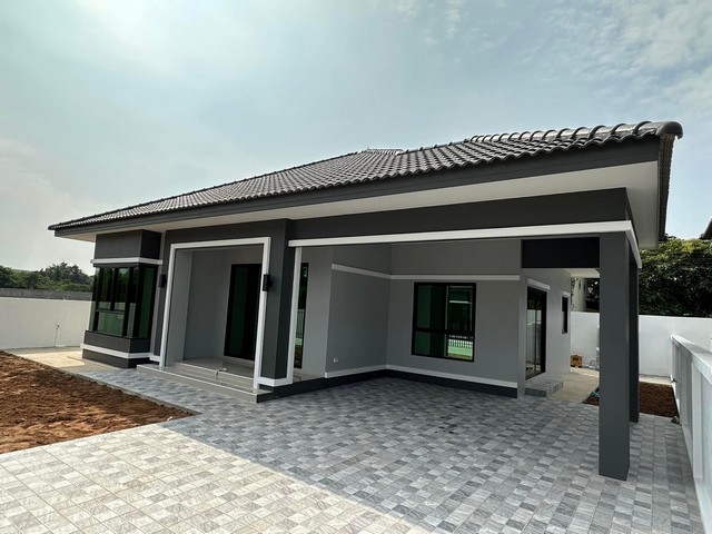 ขายบ้านโครงการบ้านผู้การ ซอย5/ 1 เจษฎาบดินทร์ ตำบลท่าอิฐ อำเภอเมืองอุตรดิตถ์
