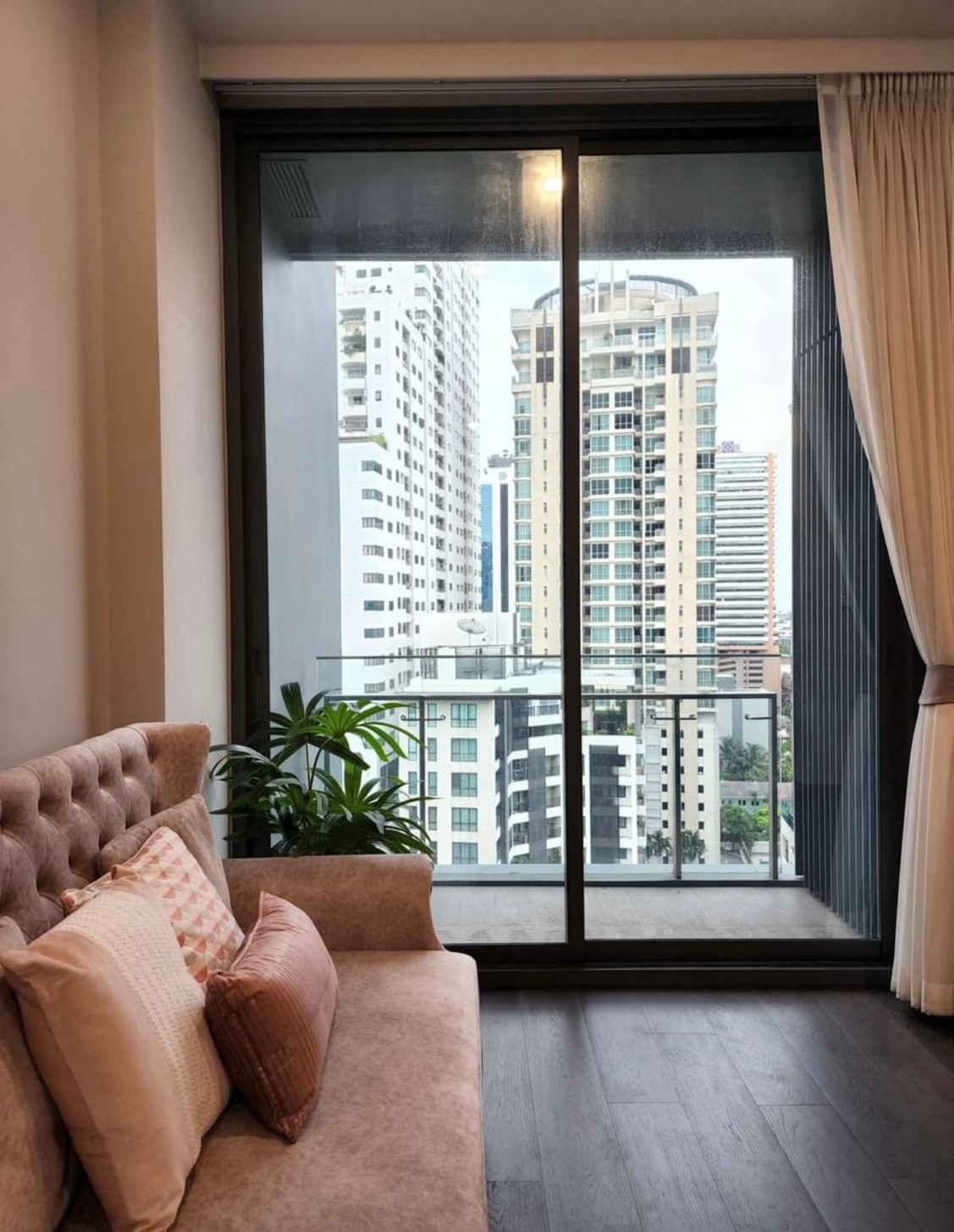 ให้เช่า คอนโด LAVIQ Sukhumvit 57  ใกล้ BTS ทองหล่อ
