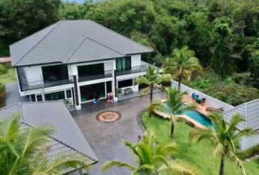 ขายบ้านหรู 25 ล้าน หรือให้เช่า 120,000 บาท/เดือน  โซนสันทราย #หลังม.แม่โจ้