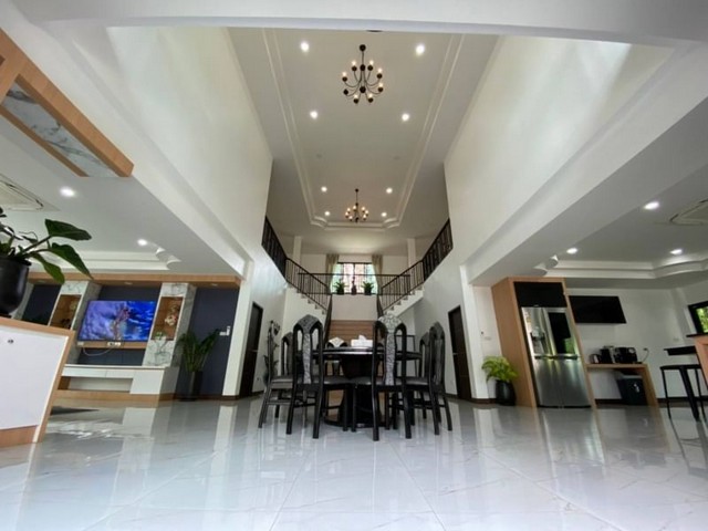 ขายบ้านหรู 25 ล้าน หรือให้เช่า 120,000 บาท/เดือน  โซนสันทราย #หลังม.แม่โจ้
