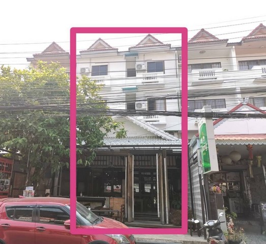 ให้เช่าอาคารพาณิชย์ในคูเมือง 4 ชั้น  พร้อมดำเนินกิจการ เชียงใหม่