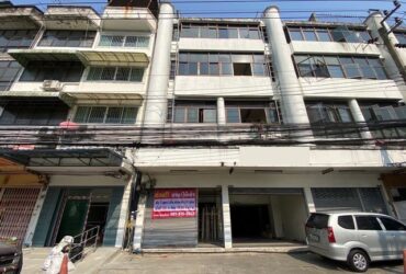 ขายตึก 3 คูหา 5 ชั้น ซอยรามคำแหง 42 เนื้อที่ 135 ตรว. บางกะปิ กรุงเทพ