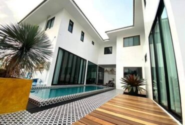ขาย​ Pool​ Villa​ สไตล์​ Modern​ นอกโครงการ​ตกแต่งพร้อมอยู่ สันผักหวานหางดง