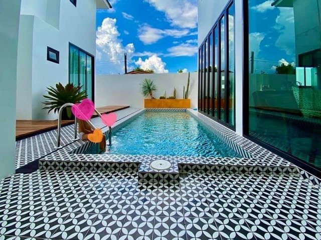 ขาย​ Pool​ Villa​ สไตล์​ Modern​ นอกโครงการ​ตกแต่งพร้อมอยู่ สันผักหวานหางดง