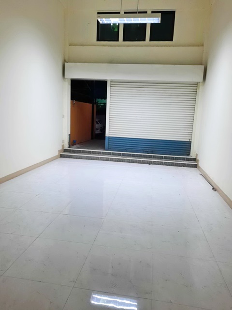 สถาบันนิด้า อาคารพาณิชย์ให้เช่า 4ชั้น สวนสยาม  ‭รีโนเวท!  ถ.เสรีไทย71-83 19 ตรว. 210 ตรม.